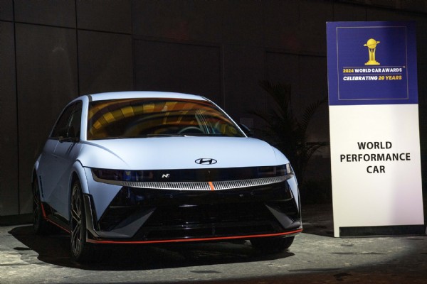 IONIQ 5 N giành chiến thắng giải thưởng Xe hiệu năng cao của năm 2024