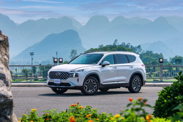 NHIỀU MẪU XE HYUNDAI ĐƯỢC GIẢM GIÁ BÁN LẺ, LÊN TỚI 100 TRIỆU ĐỒNG